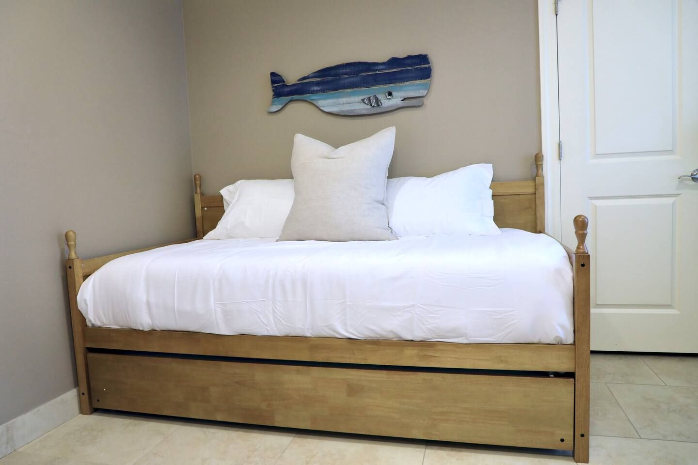 Bedroom 4 (King Bed w/ Trundle - Sleeps 4)