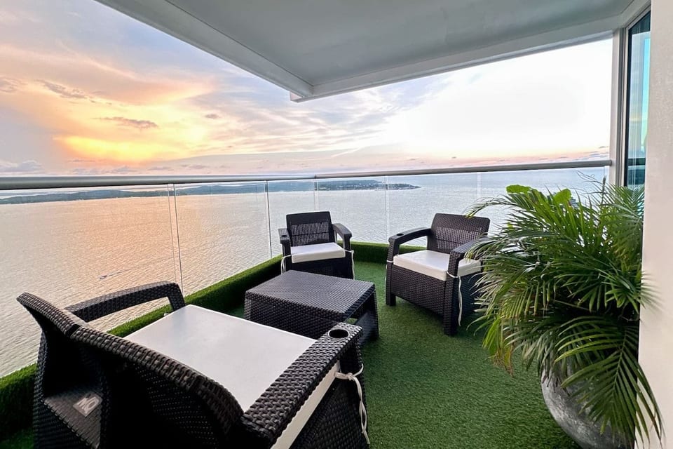 Nice 3BR condo w/ ocean view image 1