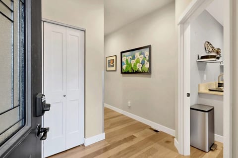 30d+, AC, Trails, Lake Whatcom, St Joseph Med Ctr image 4