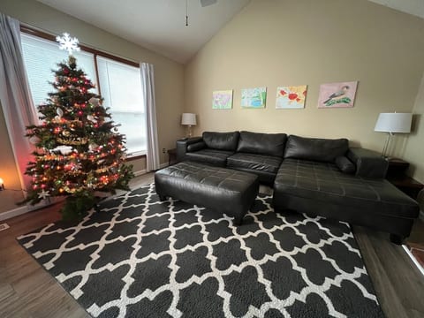 ~Comfort~Space~Location~PetFriendly~Patio~Grill~