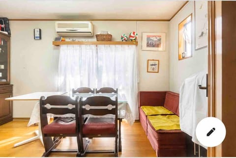 It is a fun detached house in Amagasaki, a private room, accessible from 2 stations image 1