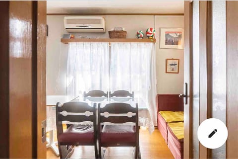 It is a fun detached house in Amagasaki, a private room, accessible from 2 stations