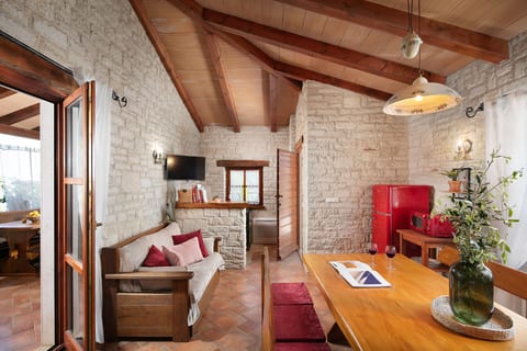 House Antonia - Unit 379053-13