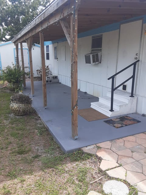 Quiet one bedroom in Bokeelia