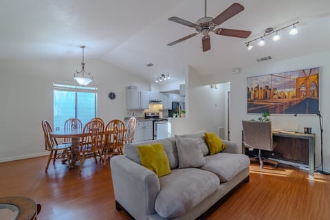 Gainesville Fur Friendly Condo