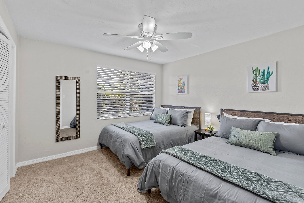Gainesville Nook Room