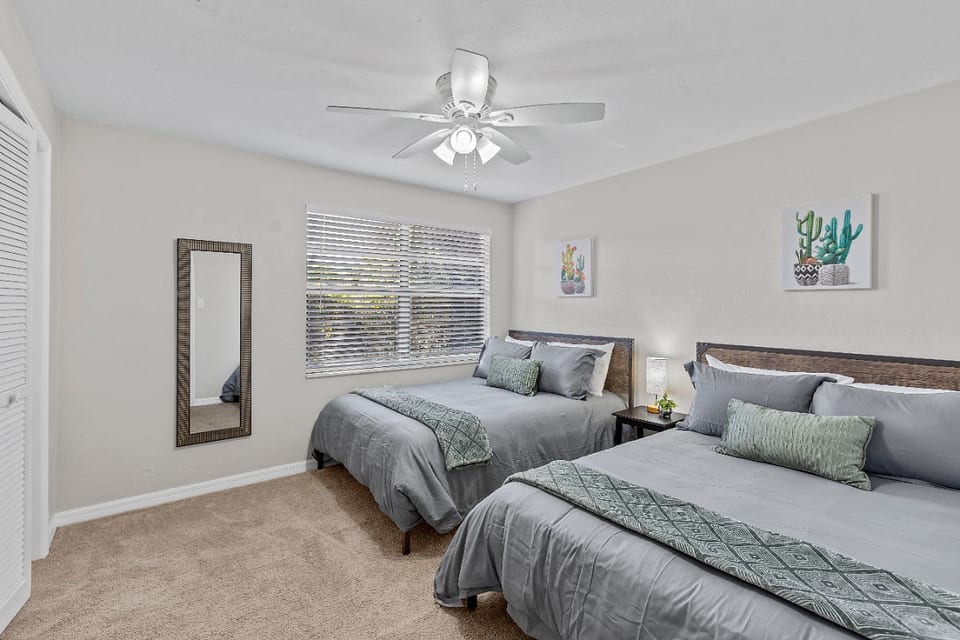 Gainesville Nook Room - Gainesville