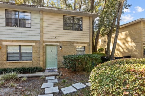 Gainesville Nook Room