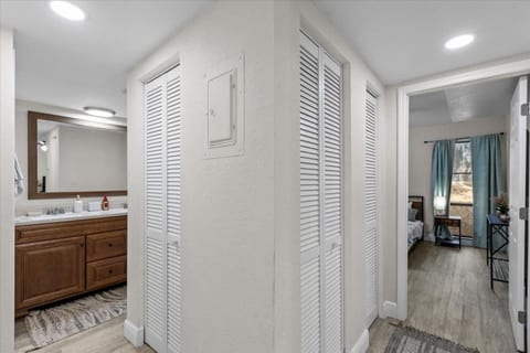 Go Gators Apartment + PS4 Console!