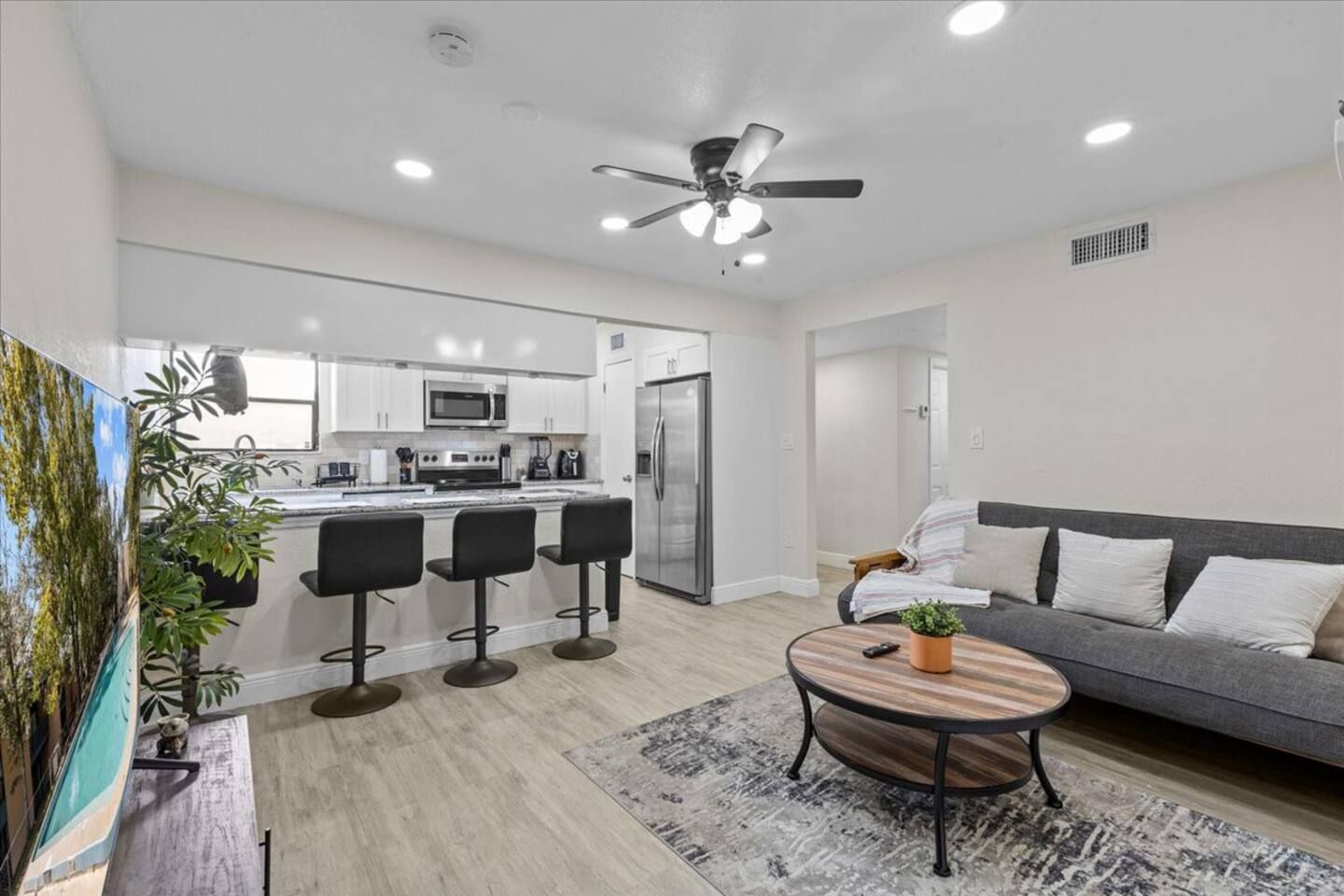 Go Gators Apartment + PS4 Console!