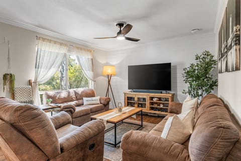 City of Trees House with Hot Tub & Game Room