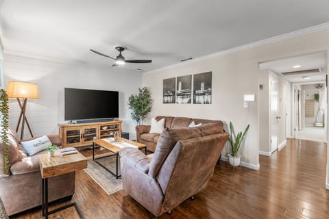 City of Trees House with Hot Tub & Game Room