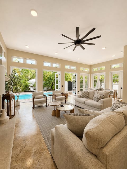 Villa Blanca | Luxury 5BR Pool Home on Siesta Key image 2