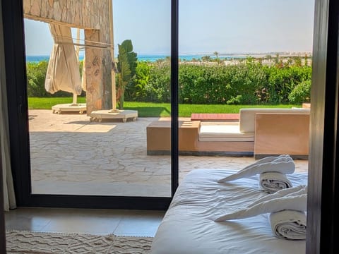 Wake up to sea views from the master bedroom, or step straight out to the terrace to enjoy the morning breeze