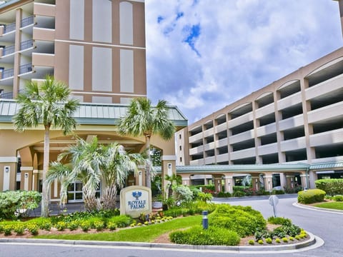 Luxury studio 805H Royale Palms/Kingston Resort MB image 1