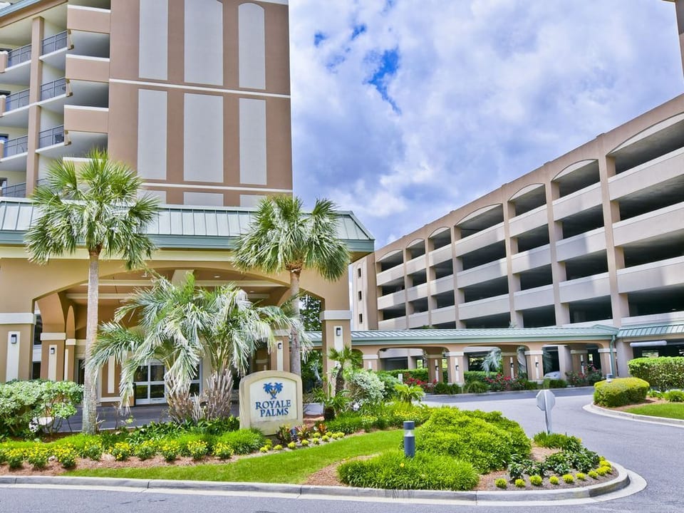 Stunning Entrance to Royale Palms Resort