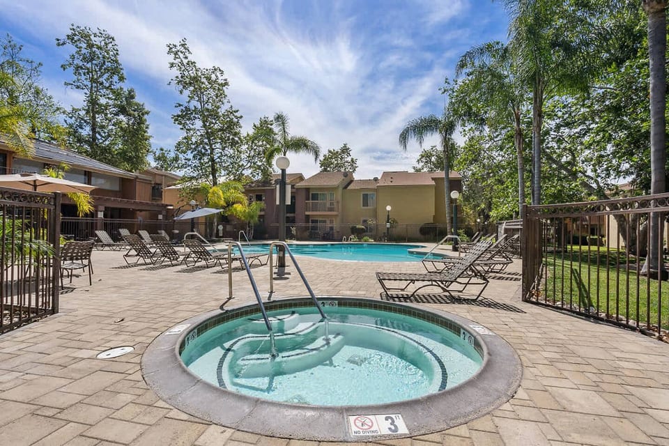 Cozy 2-bedroom in Central SD - San Diego