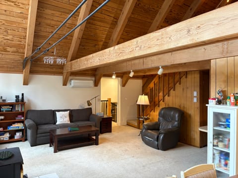 Pet friendly Serene Lakes cabin with a garage