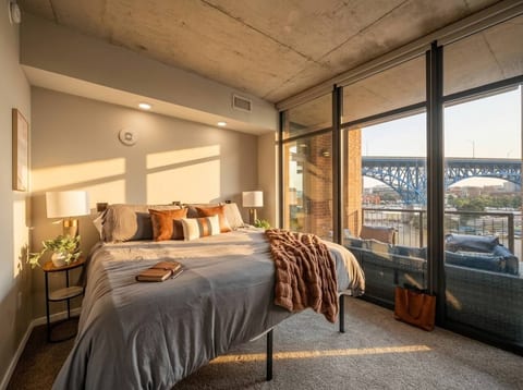 Riverfront DT Flats + Balcony + Dog Park + Parking