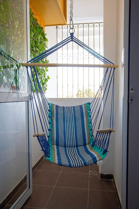 Cozy and air-conditioned • 2 minutes to the airport • 10 minutes to the beach image 5