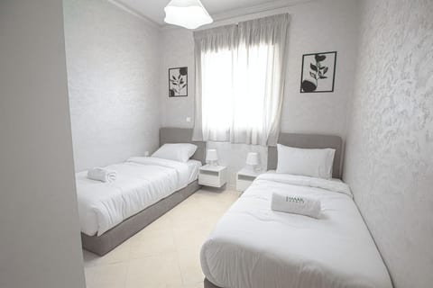Cozy and air-conditioned • 2 minutes to the airport • 10 minutes to the beach image 4