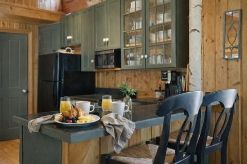 Lakefront Cottage in Charlevoix image 5