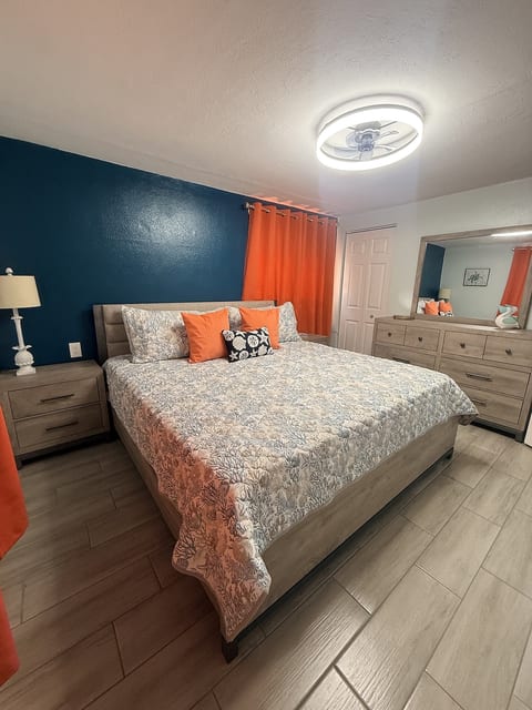 Coral cottage 2 miles to the beach bring your boat image 4