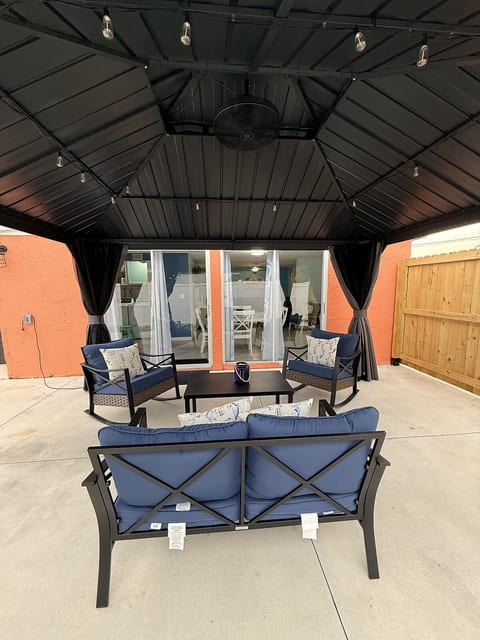 Coral cottage 2 miles to the beach bring your boat image 5