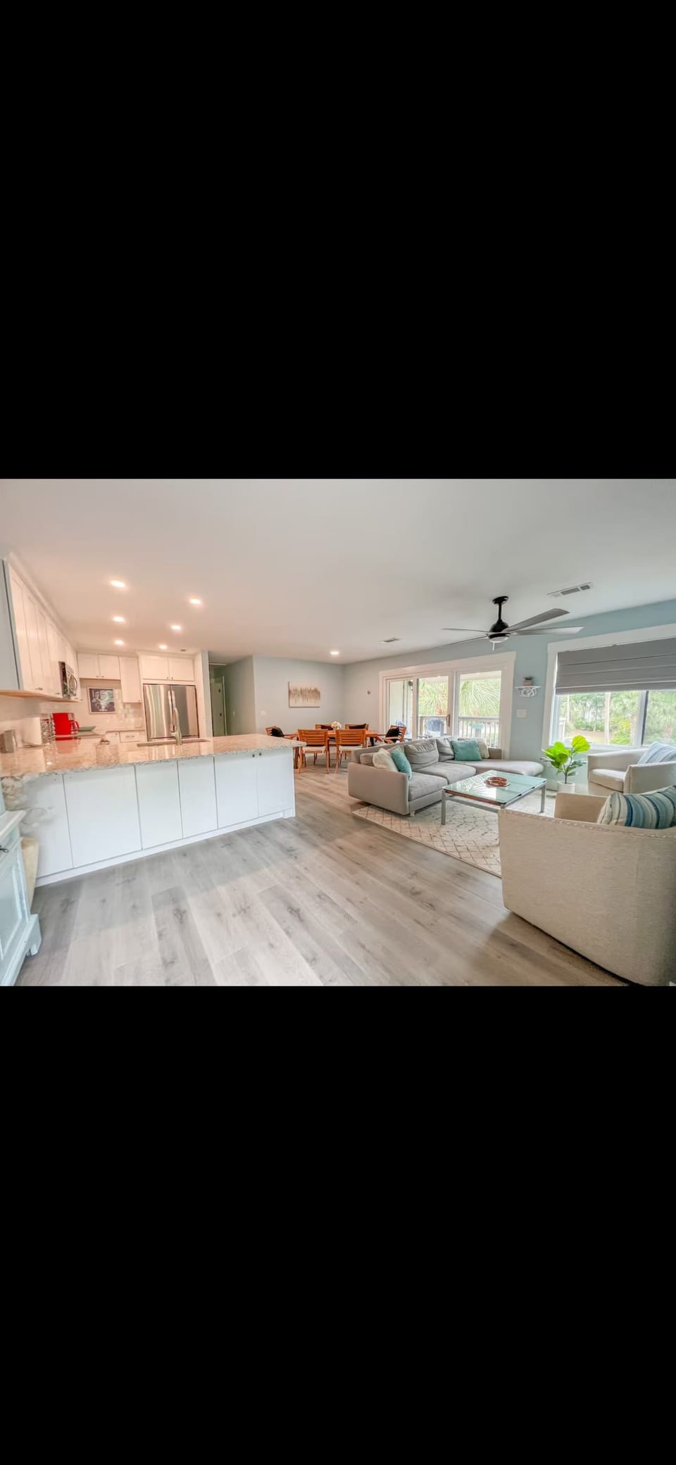 Condo w/ pool - Walk to the beach image 1