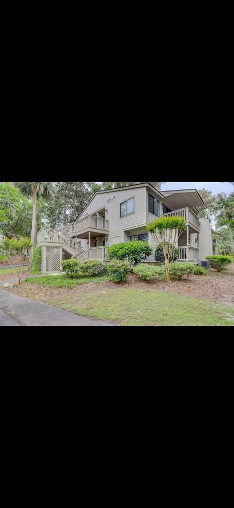 Condo w/ pool - Walk to the beach image 5
