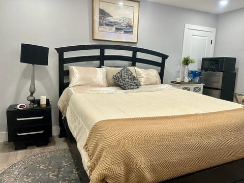 Gateway studio near i95 & Lauderdale by sea beach