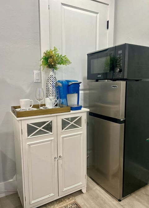 Gateway studio near i95 & Lauderdale by sea beach