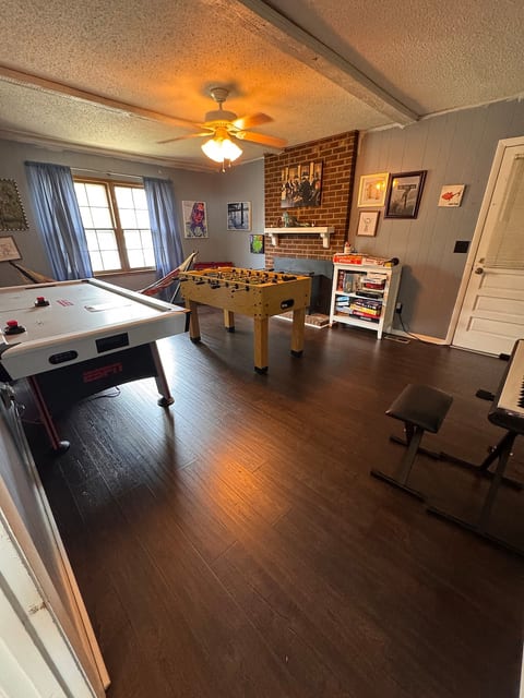 Spacious 4BR Home w/ Game Room and Backyard Oasis image 4