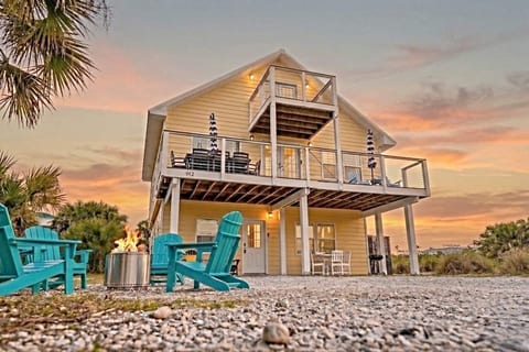 Short Walk to Beach | Large Group | Fire Pit