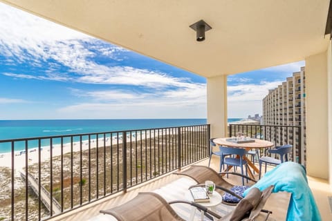 Beachfront | 3 Pools | Sunset Views