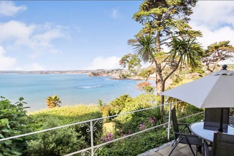 180° Water View Apartment - Simply Amazing