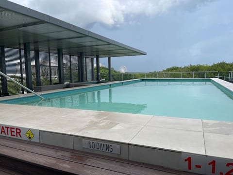 Stunning Water View Apartment -  Pool, Gym, Sauna.