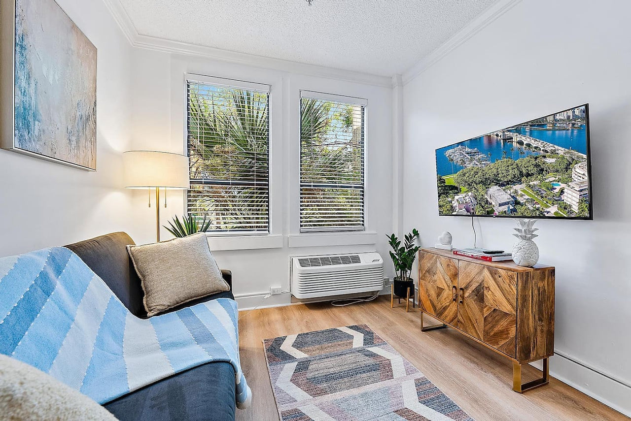 Pineapple Pad 2.0 with Valet Parking