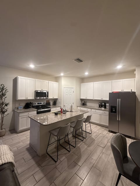 Palm Grove|Near RSW, JetBlue Park & Hertz Arena image 2