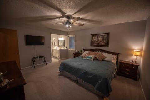 Anna Lou's Guest House