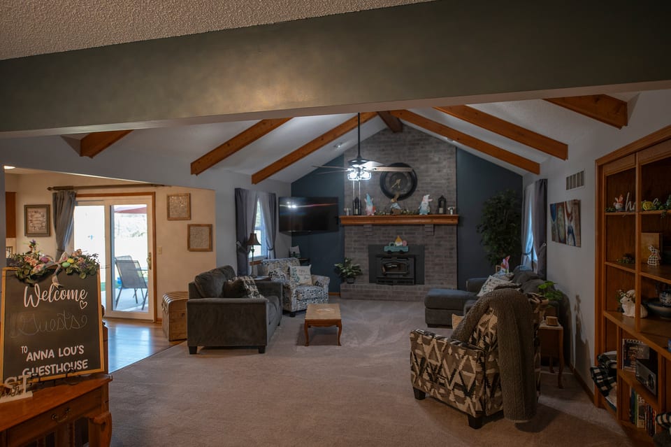 Anna Lou's Guest House - Raymore