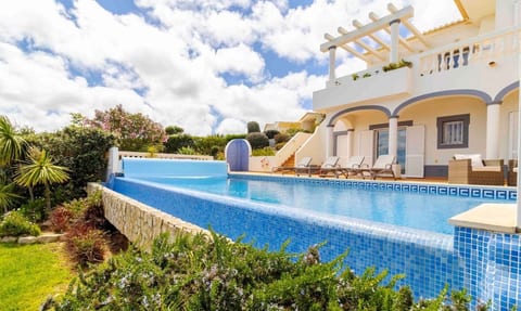 3 Bedroom Villa - Scenic views Santo Antonio Golf image 4