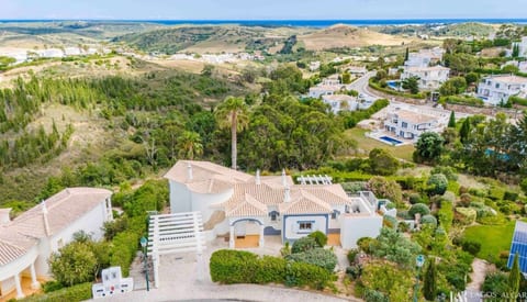 3 Bedroom Villa - Scenic views Santo Antonio Golf image 5