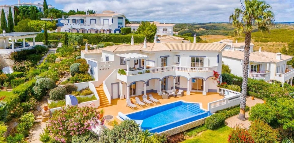 3 Bedroom Villa - Scenic views Santo Antonio Golf image 1