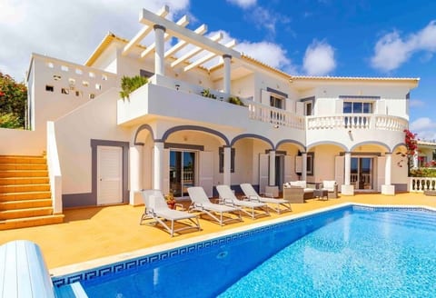 3 Bedroom Villa - Scenic views Santo Antonio Golf image 2