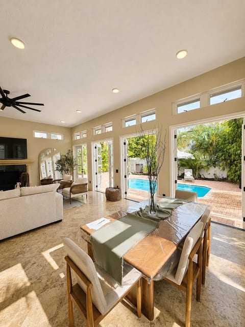 Villa Blanca | Luxury 5BR Pool Home on Siesta Key image 4