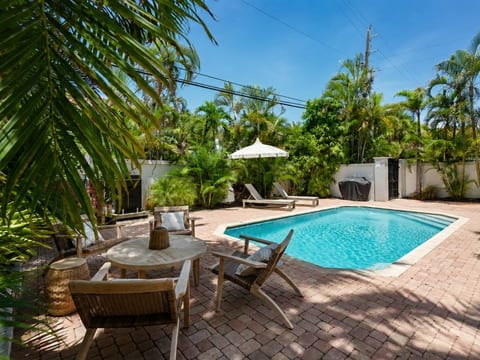 Villa Blanca | Luxury 5BR Pool Home on Siesta Key image 3