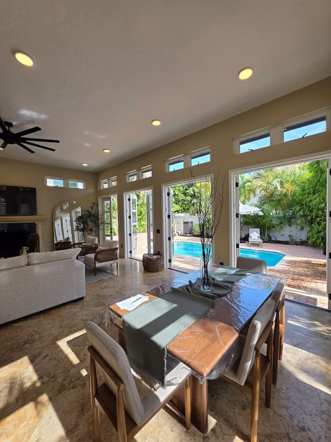 Bright and Spacious Indoor-Outdoor Living