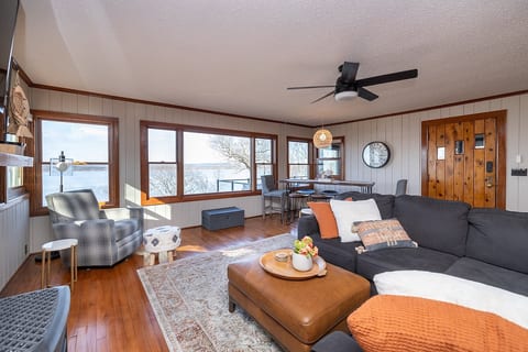 Lake Pepin Hillside Vista image 1