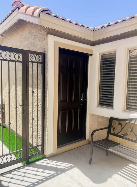 Civic Centre, Compact Microapt layout & Sprt Entry